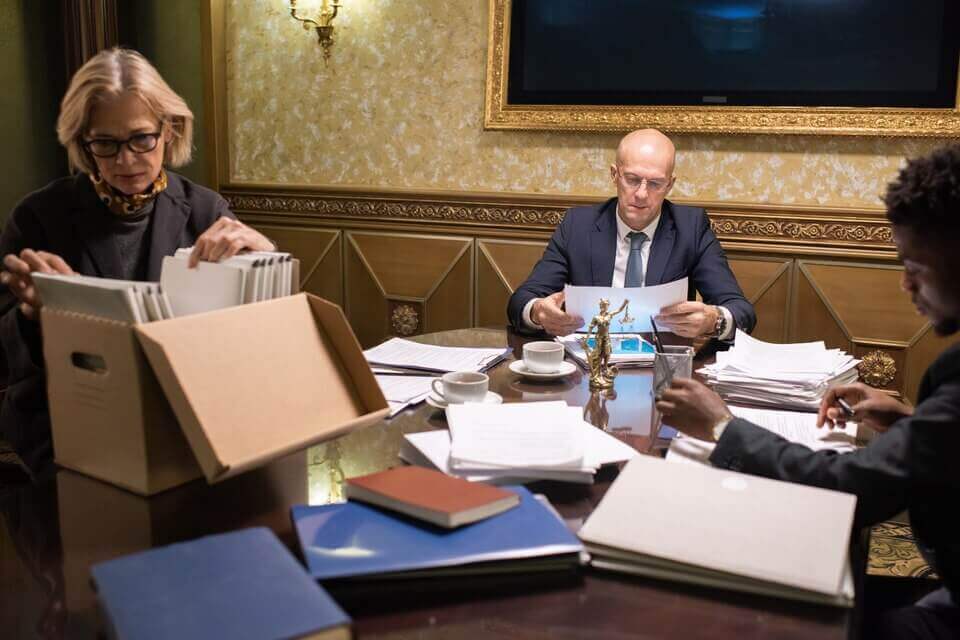 فرق شرکت مختلط سهامی با شرکت غیر مختلط سهامی