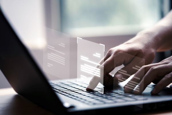 تایید آنلاین اسناد و مدیریت دیجیتال مدارک روی لپ‌تاپ